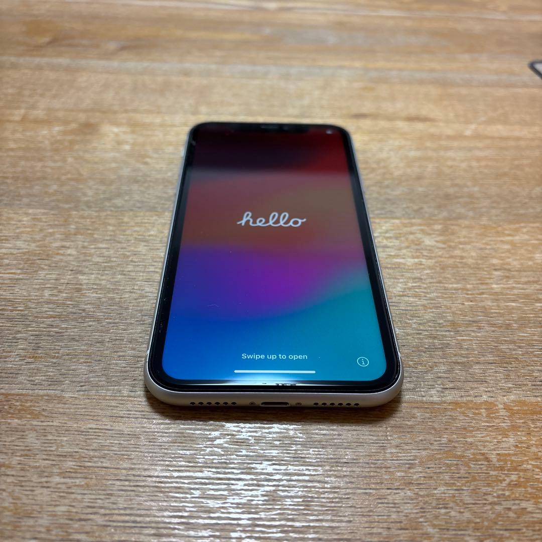 iPhone11 128GB ホワイト　バッテリー　74%
