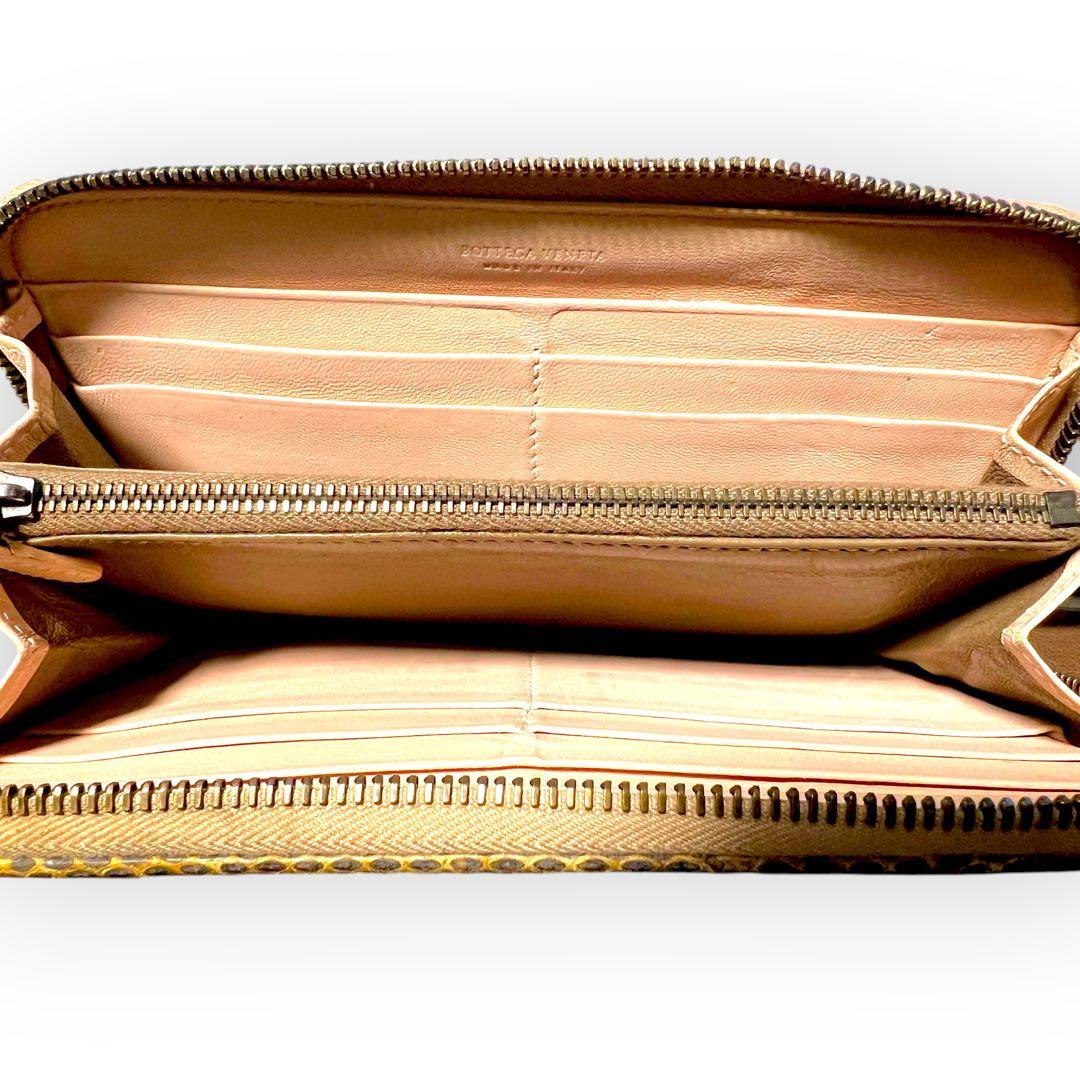 Mi27045 ボッテガヴェネタ イントレーチャー パイソン　長財布