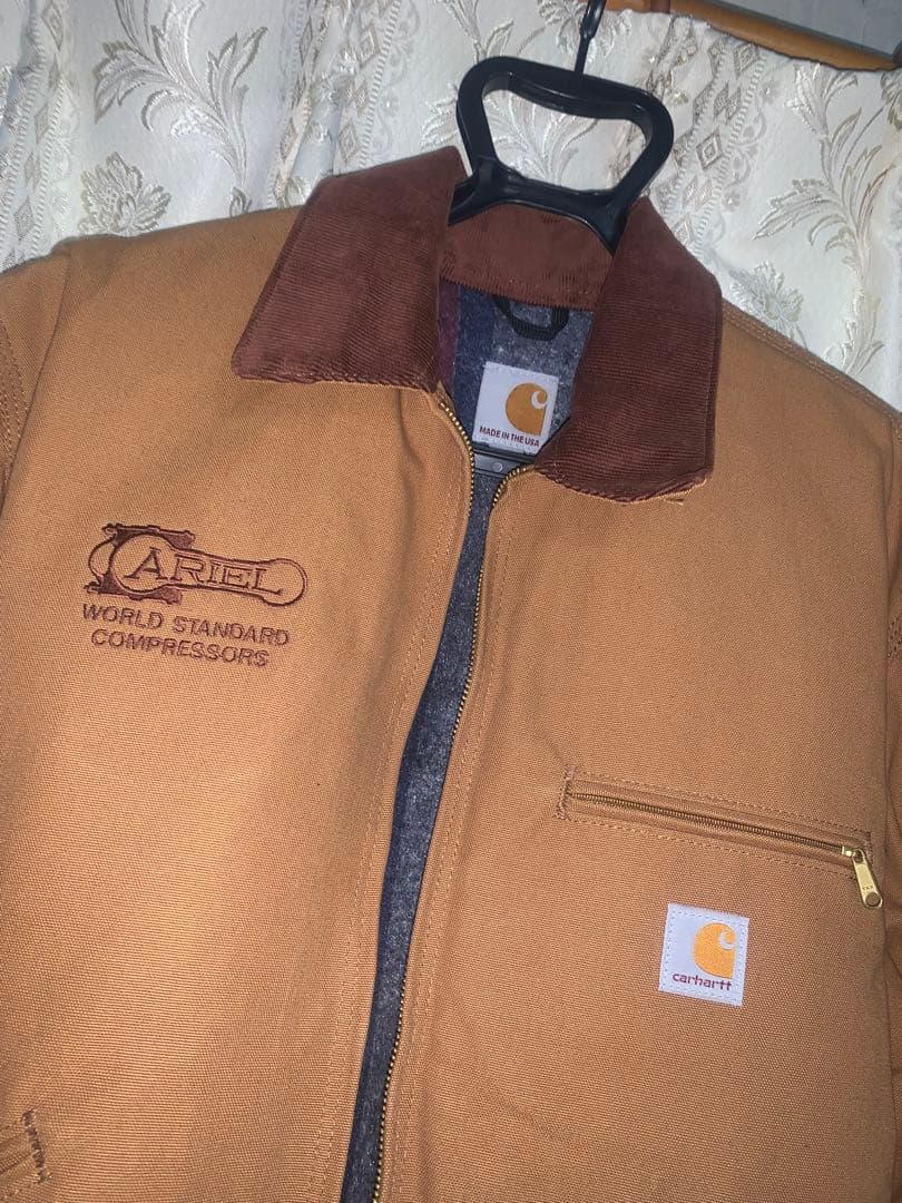Carhartt Ariel ジャケット 茶色