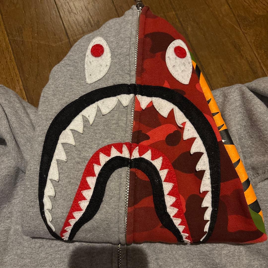 A BATHING APE（BAPE）シャーク フルジップ パーカー