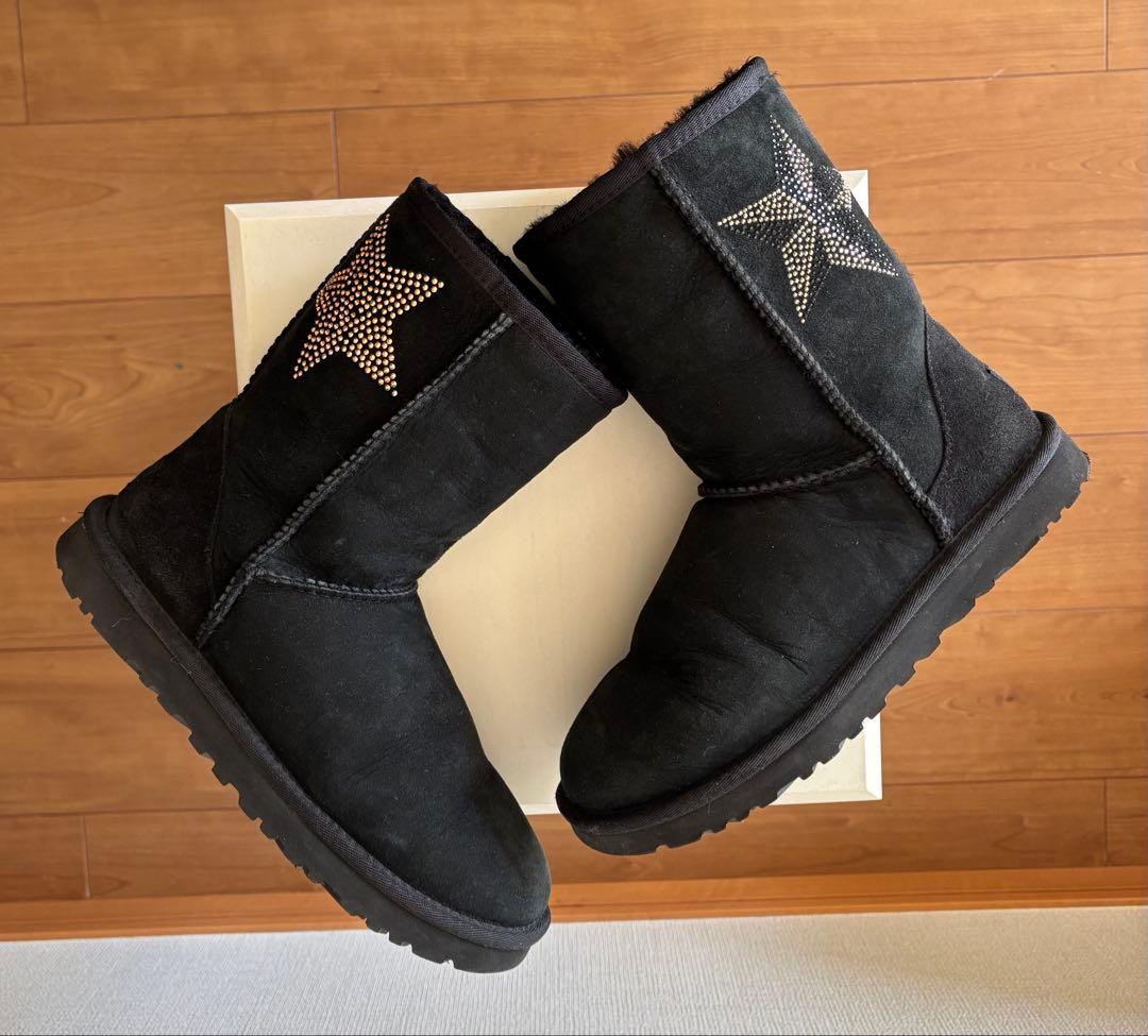 UGG ブラック ムートンブーツ 星型デコレーション付き　カスタマイズ