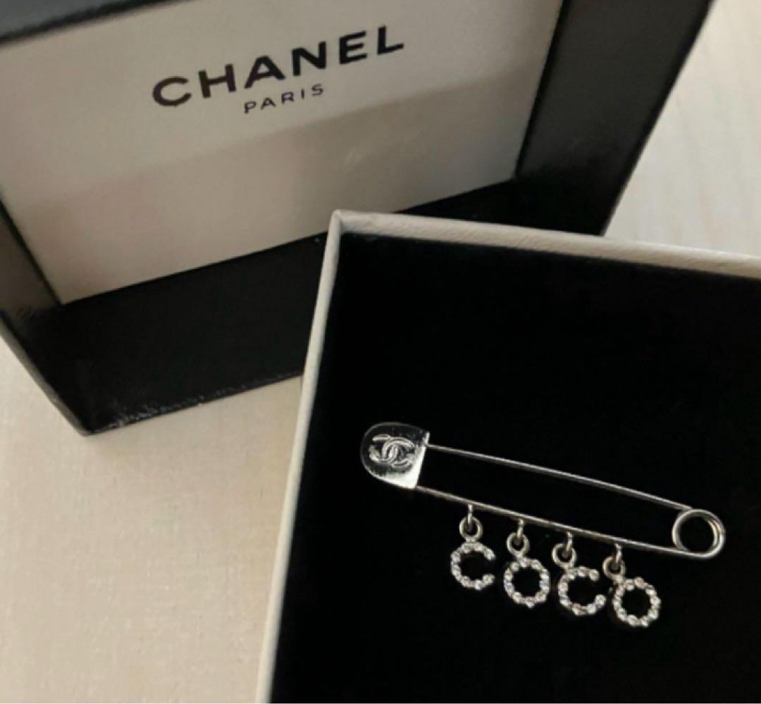 新品未使用　CHANEL 安全ピンブローチ ビジュー COCO ココマーク