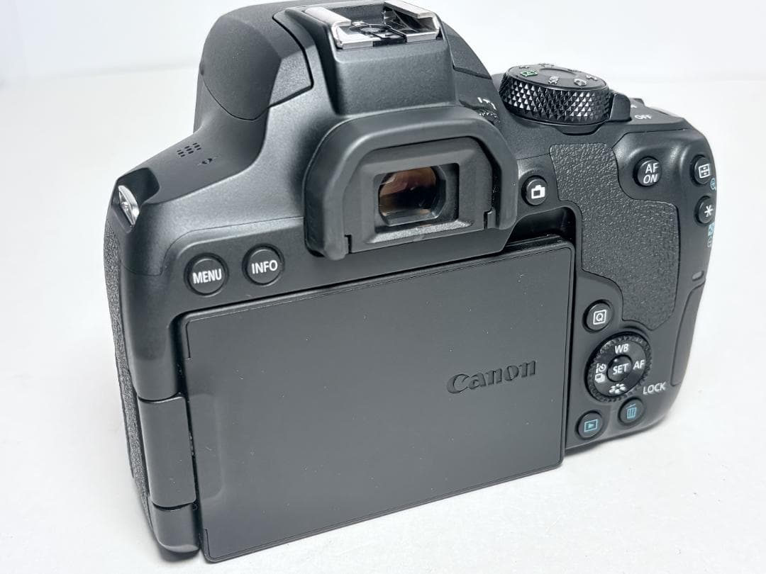 新品級 キヤノン EOS Kiss X10i ボディ