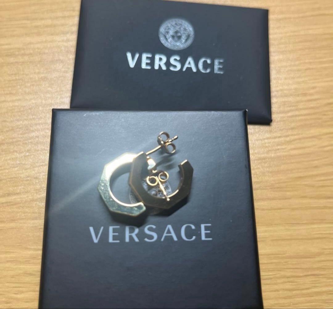 正規品 VERSACE 両耳ピアス 箱付き