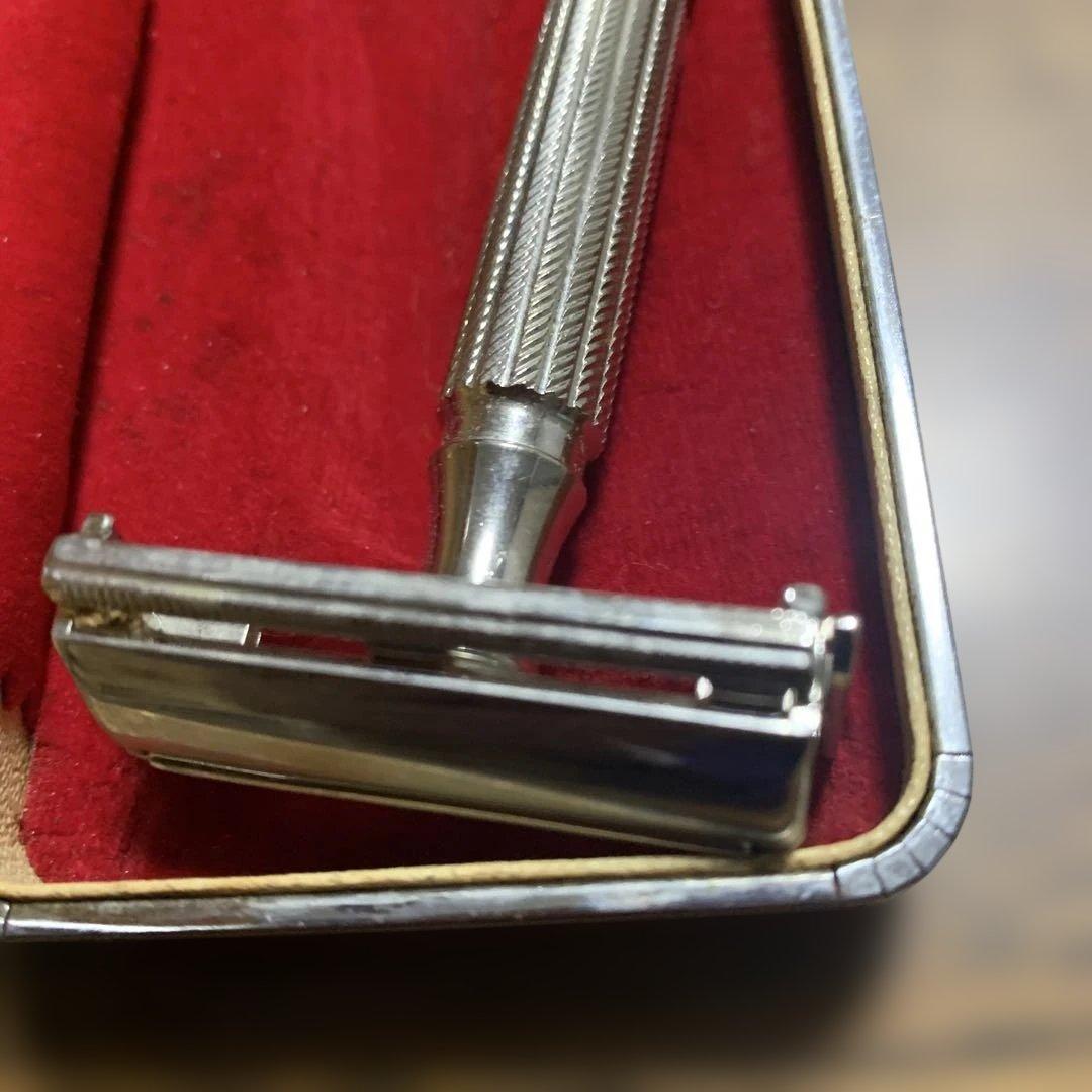 Gillette（ジレット）」のヴィンテージ・セーフティレイザー（両刃カミソリ)