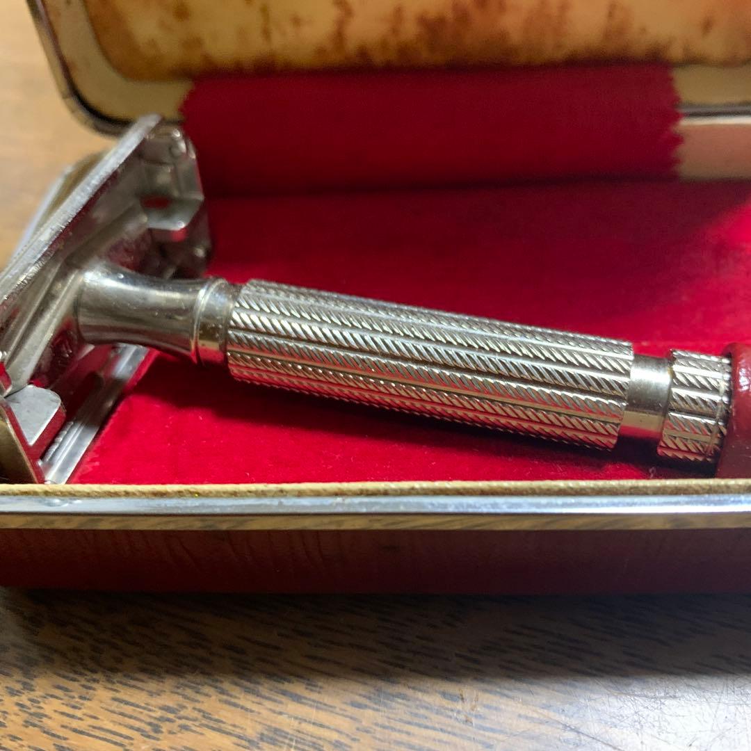 Gillette（ジレット）」のヴィンテージ・セーフティレイザー（両刃カミソリ)