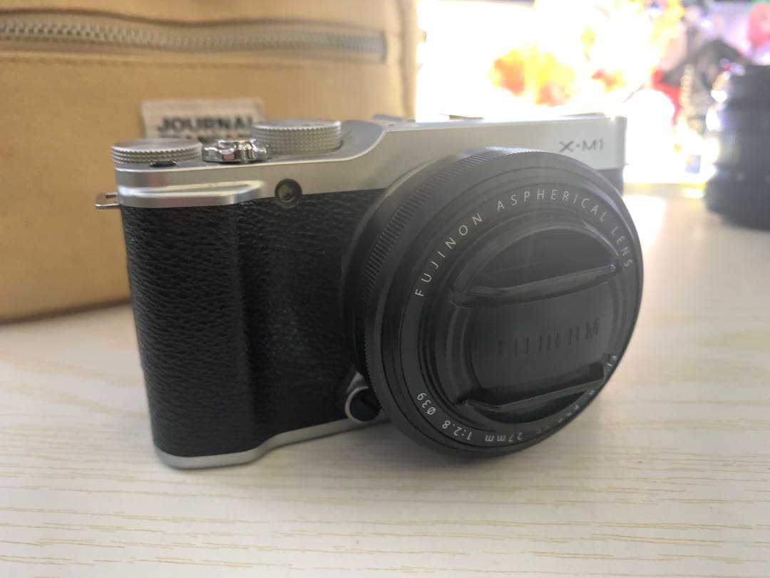 x-m1 fujifilmミラーレスカメラ　マクロ撮影可能（MCEX-16付き）