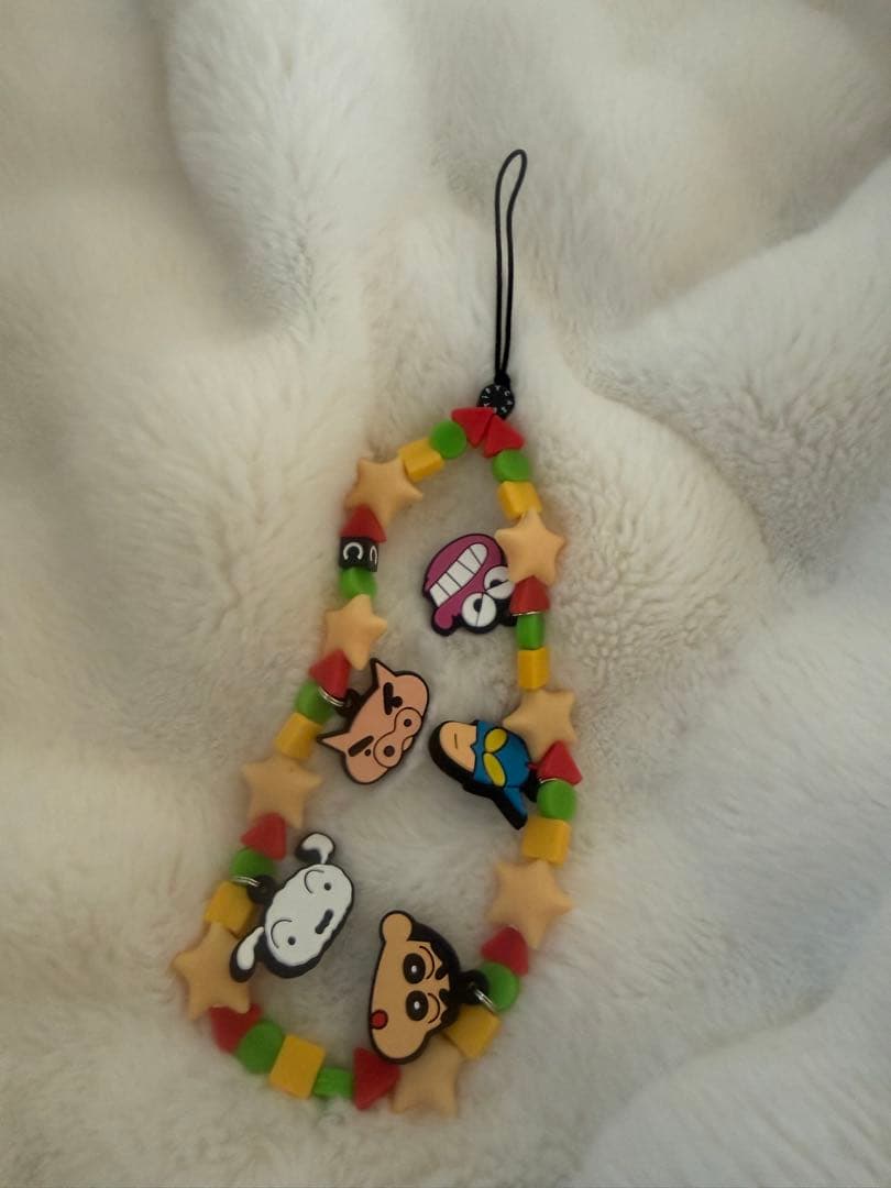 CASETiFYクレヨンしんちゃん スマホストラップ