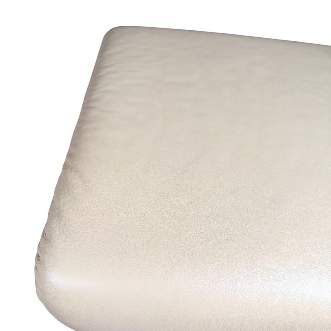 HR864 himolla ヒモラ　オットマン 本革 総本革　ベージュ系