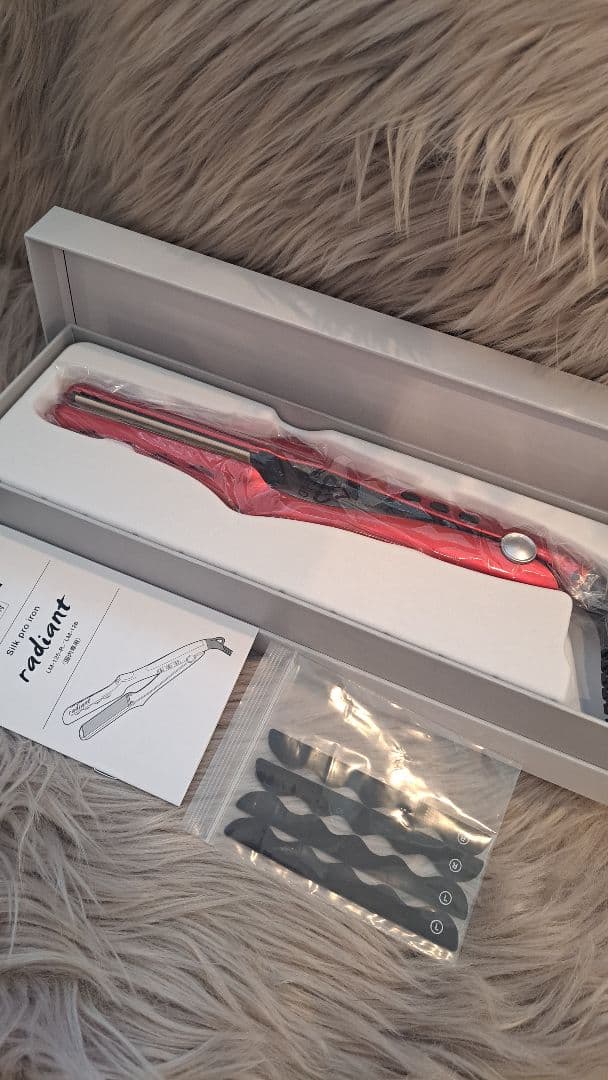 radiant ストレートヘアアイロン レッド28ミリ即購入可能