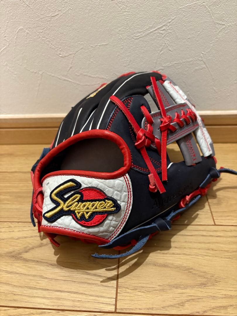 限定　スラッガー　軟式内野手用グラブ　新品未使用　JAPAN刺繍