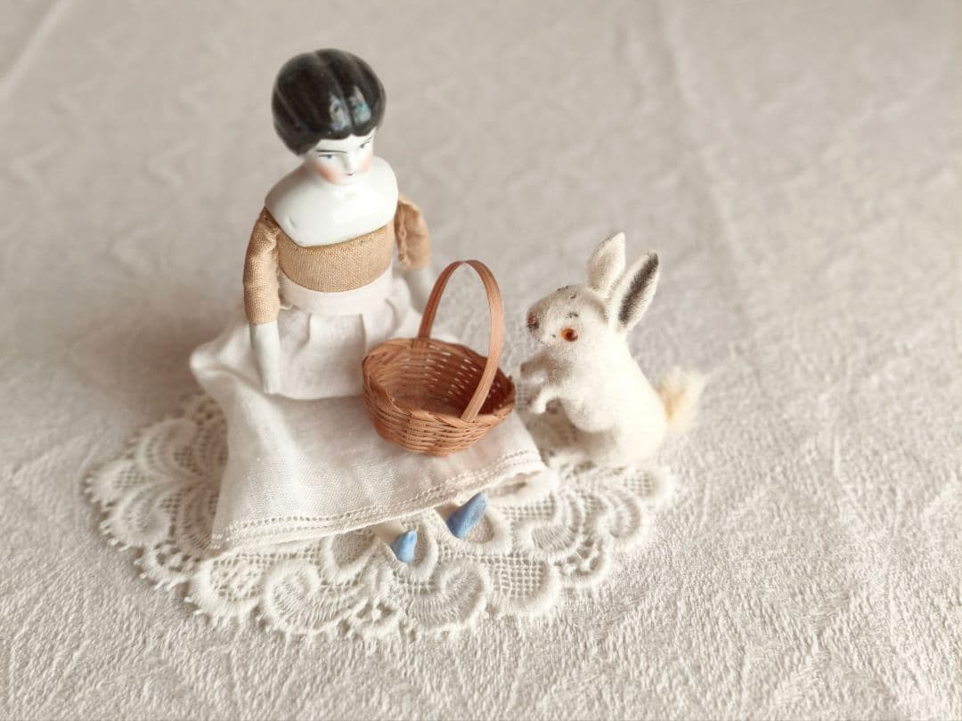 【misen2014さま】vintage ୨୧ 立ち姿の 可愛い 白ウサギさん