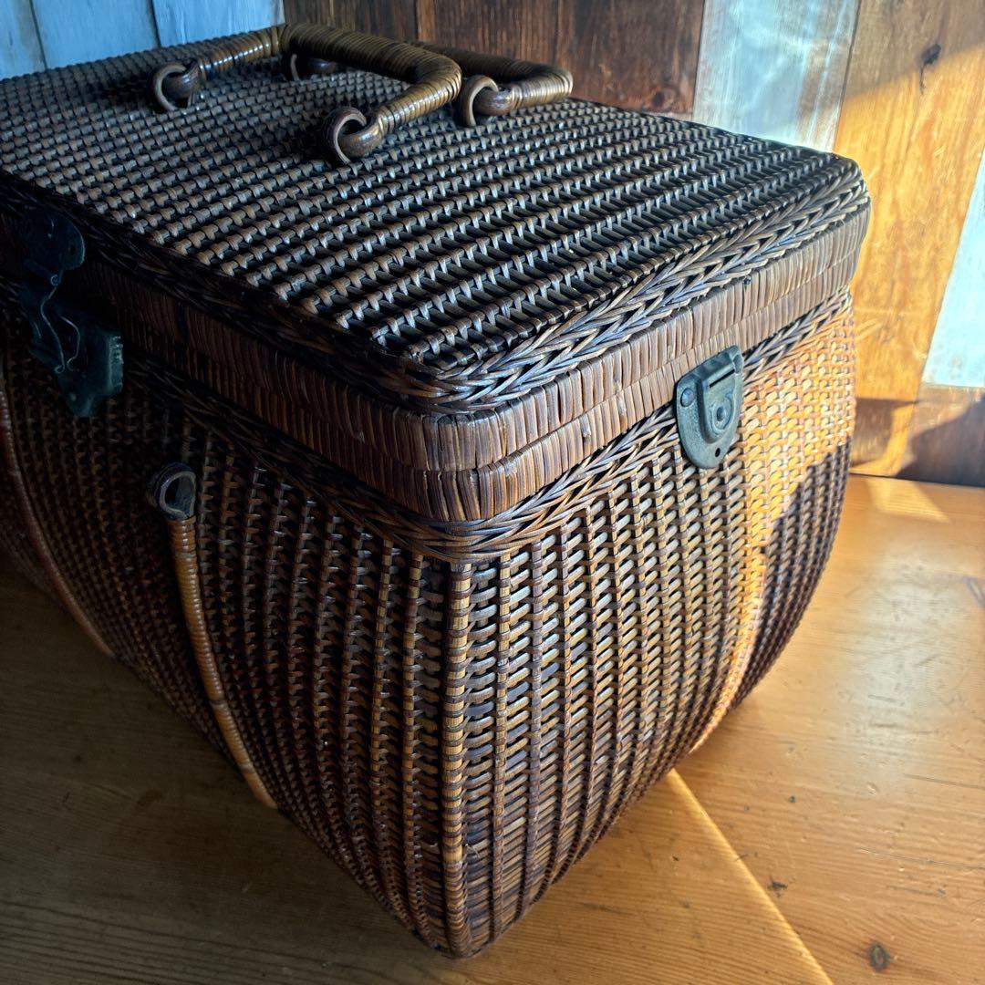 ラタン 蓋付きバスケット