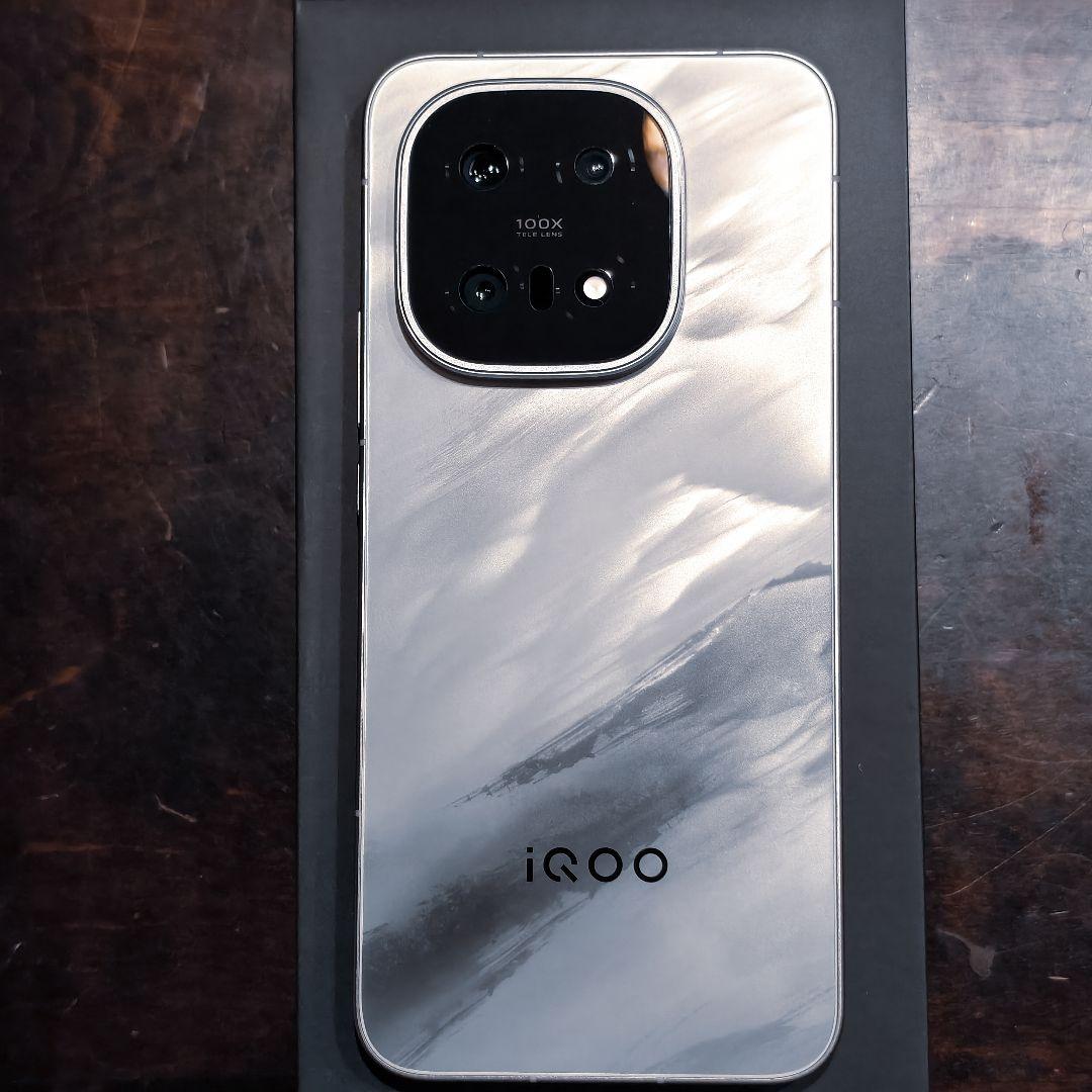 【ほぼ新品】vivo iQOO 15 12/256GB まともなケース2種付属