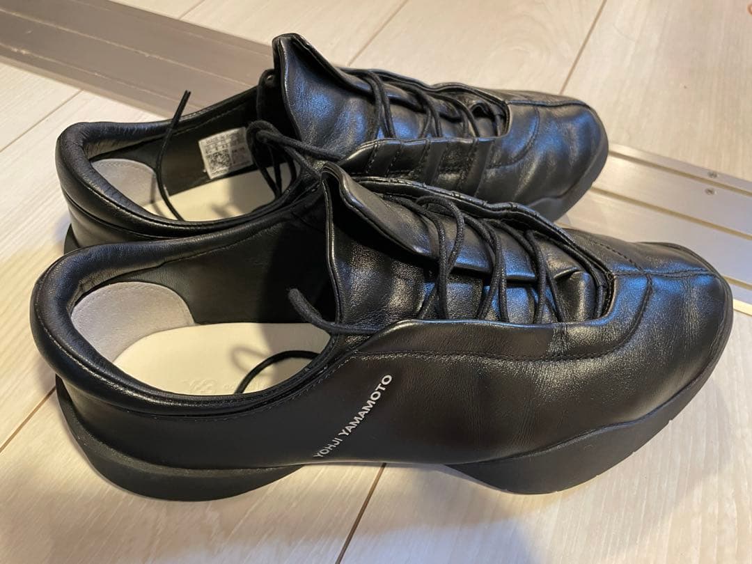 Y-3 REGU LEATHER ブラックスニーカー