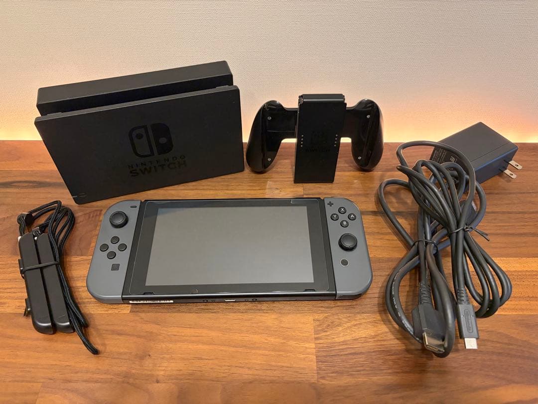 Nintendo Switch 本体セット、純正スタンド、社外ケース付き