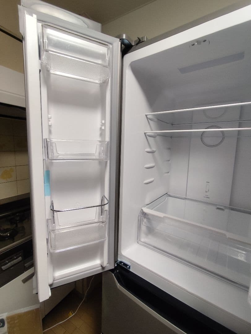 ​【2025年製・美品】アイリスオーヤマ 冷蔵庫 320L IRSN-32B-S