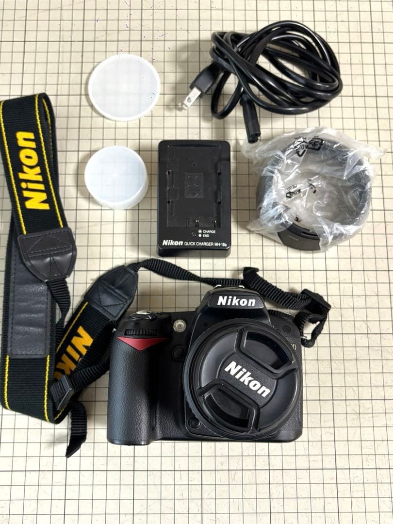Nikon D90デジタル一眼レフカメラ ズームレンズ付き18-55mm
