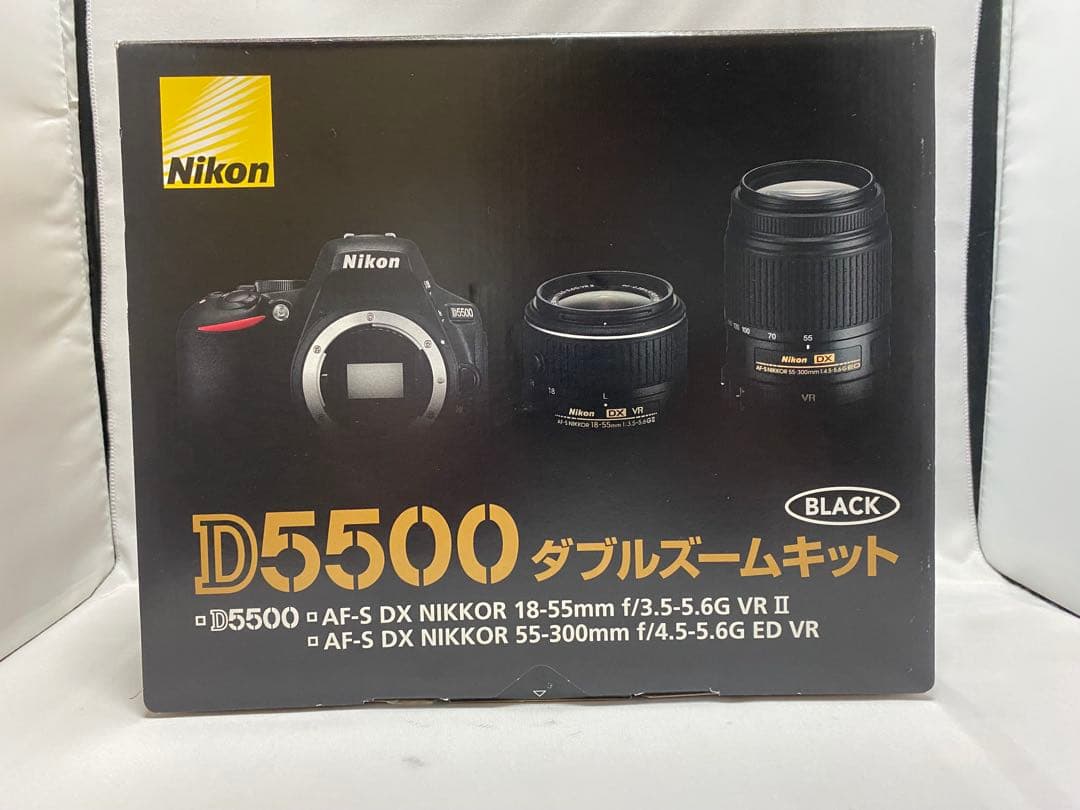 ショット数348回のみ★美品★ニコン Nikon D5300ダブルズームキット