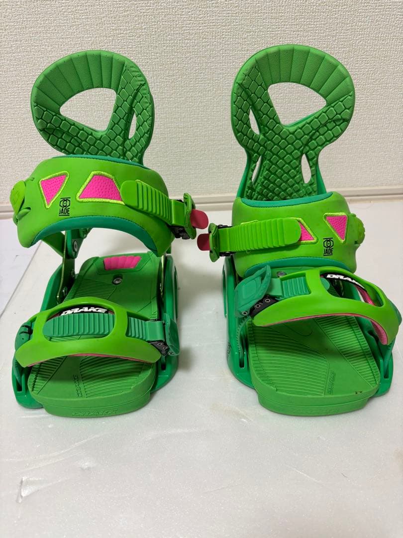 美品　DRAKE バインディング　JADE Sサイズ　スノーボード