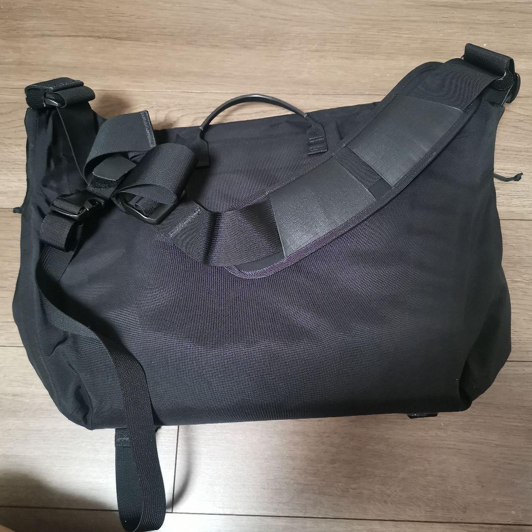 ARC'TERYX LEAF COURIER BAG 15　リーフ