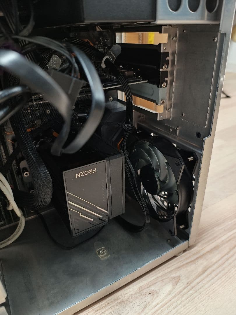 Intel core i5 9400搭載PC(OS、HDD、SSDなし)