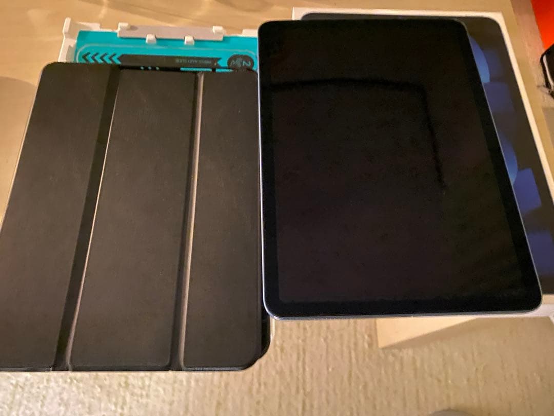 【箱付き・おまけ】iPad Air 第5世代 64GB【日常使用可ジャンク美品】