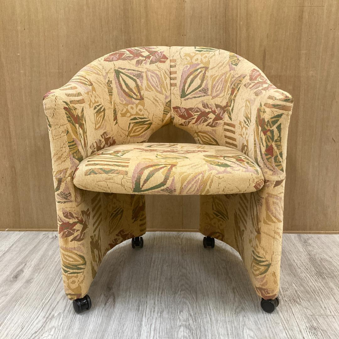 フクラ　ラウンジチェア　ソファ　椅子　アームチェア　キャスター付き　A