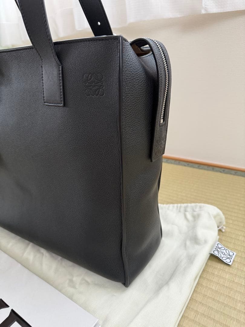 はるな様 【美品】ロエベ　バックルジッパートート 黒