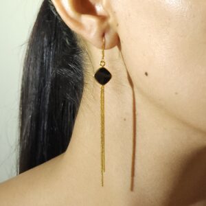 Arete Onyx Dorado Largo con Rombo Negro